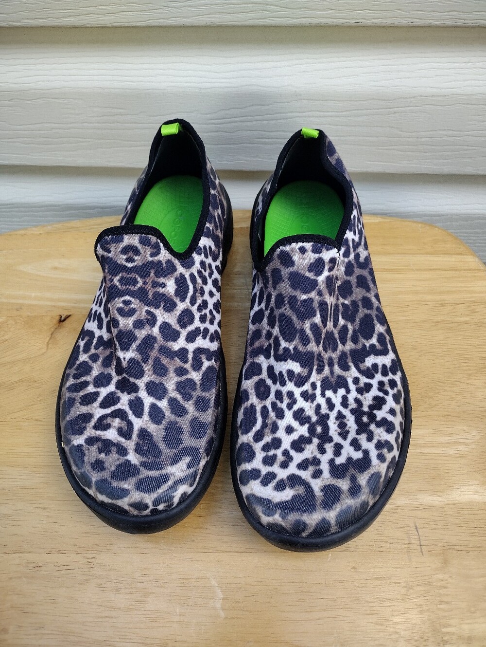 Oofos OOmg Eezee Leopard Print Womens Size 11 Black Brown Casual Slip On Shoes